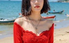 乌兰图雅B放大与普通版区别